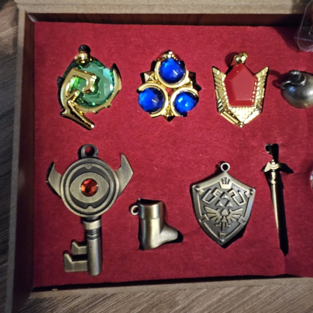 Zelda Wooden Box Necklace Kit - Picture 4 of 5